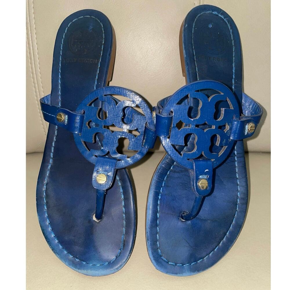 Tory Burch Miller Blue Saffiano Leather Medallion Logo Thong Flat Sandal 7.5 M